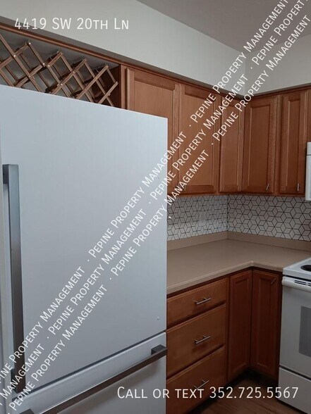 Building Photo - 4419 SW 20th Ln