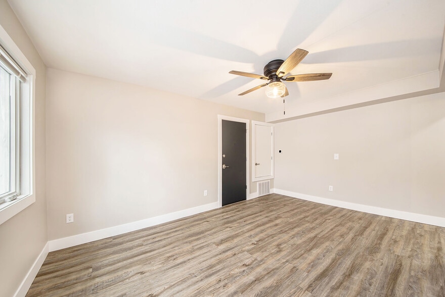 Building Photo - 174 S Fremont St NE