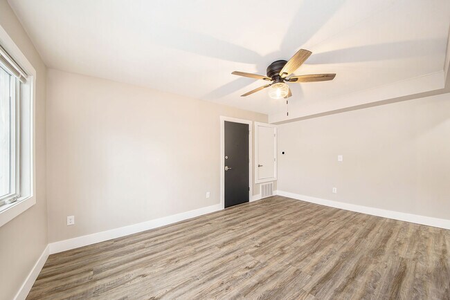 Building Photo - 174 S Fremont St NE