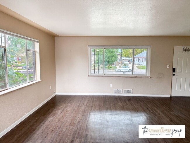 Building Photo - Hazel Ct