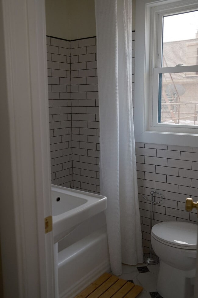 Building Photo - 179 W Wilson St