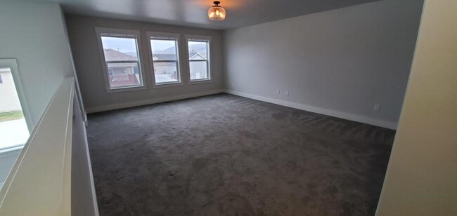 Building Photo - 293 W 450 S