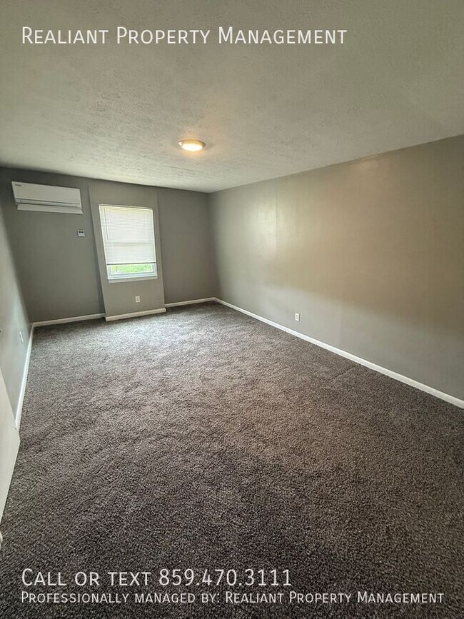 Building Photo - 2082 Fairmont Ct
