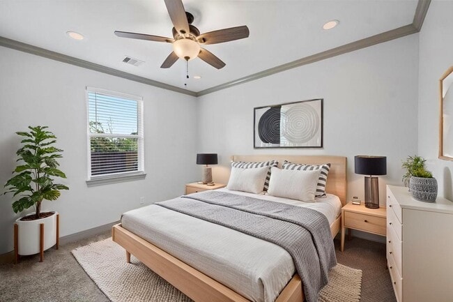 Building Photo - 12903 Figaro Dr