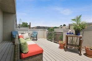 Primary Photo - 238 Walker St SW