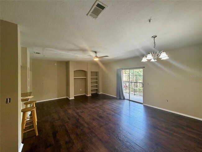 Building Photo - 107 Vista Verdi Cir
