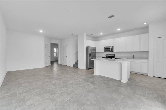 Building Photo - 3157 Laurent Lp