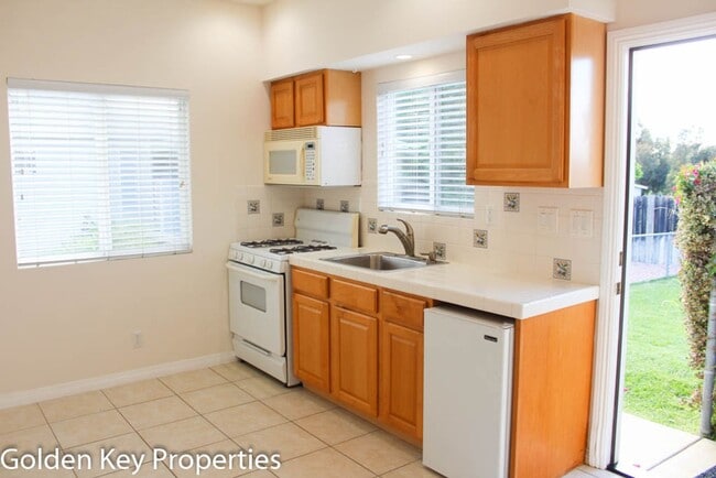 Building Photo - Charming detached granny flat in South Oce...