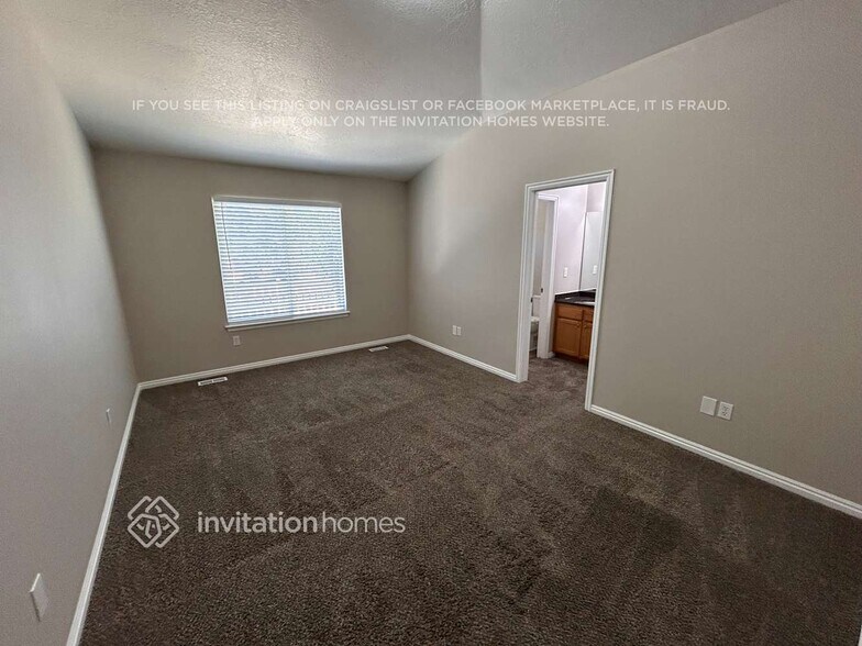 Building Photo - 4581 W Mina Deoro Dr