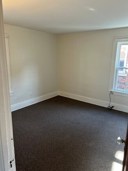 Building Photo - 1129 Brown Ave