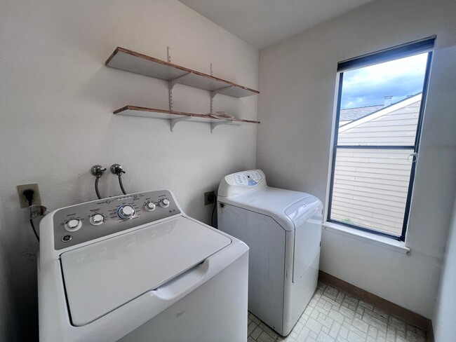 Building Photo - Two Story 3 Bed/Bath Single Family Home In Milpitas, Ca. For Rent!!! $500 OFF FRIST MONTHS RENT!