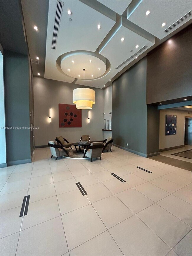 Building Photo - 2525 SW 3rd Ave