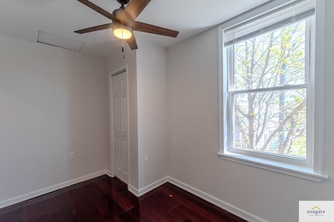 Building Photo - 2608 E Fayette St