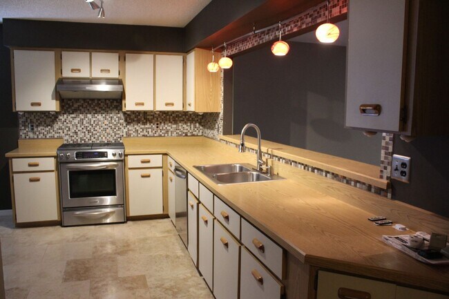 Building Photo - 3 bed 2 bath Home in Port Orange