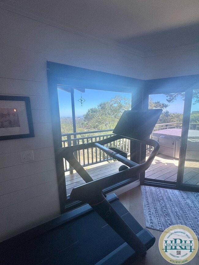 Building Photo - Tranquil & Sun Drenched 3BR|3BR in Heart o...