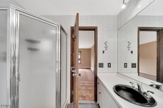 Building Photo - 23 Bohnert Pl