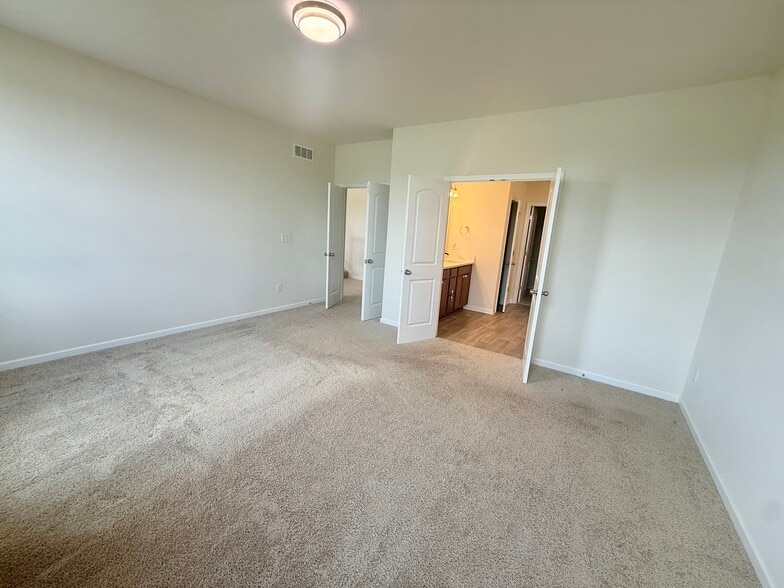 Master Suite - 2062 Broccoli Dr