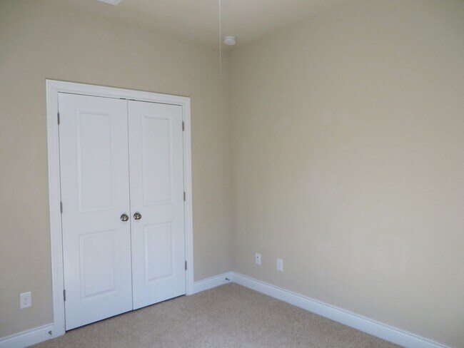 Building Photo - 3 Bedroom 2 Bathroom Siena Round Rock Home