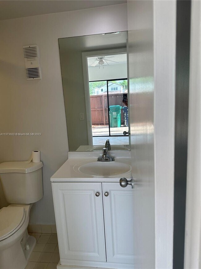 Building Photo - 7133 SW 115th Pl