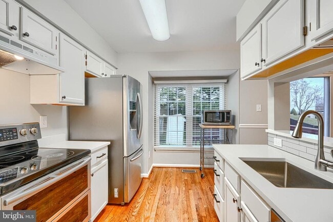 Building Photo - 309 Overlea Pl