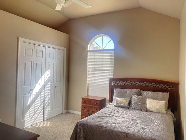 Building Photo - RENTAL Fully Furnished 4 bedroom home