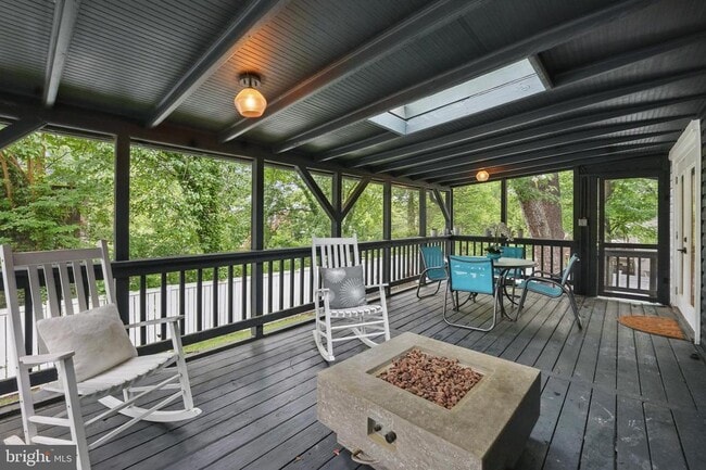 Building Photo - 7910 Bayberry Dr