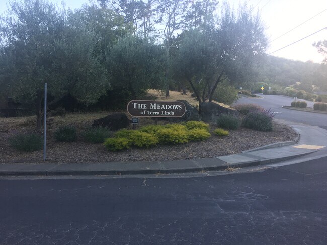 Building Photo - 3br/1.5ba Meadows of Terra Linda Townhouse...