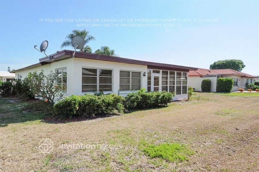 Building Photo - 6906 20th Ave W