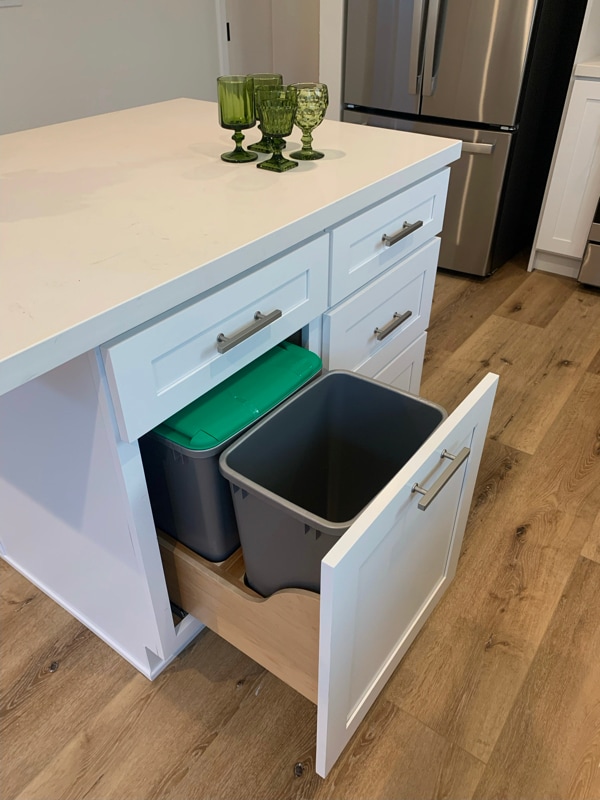 Building Photo - 610 Lion St