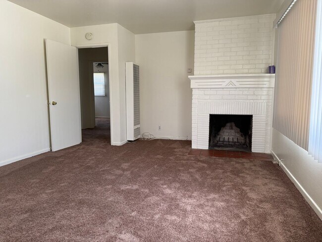 Building Photo - 3 Bedroom 1 Bathroom home in Riverside