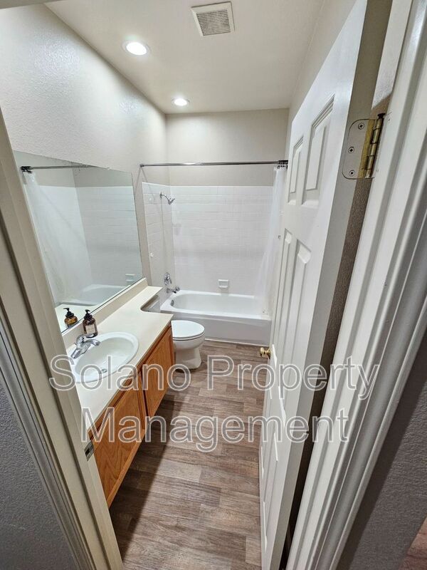 Building Photo - 246 Potrero St