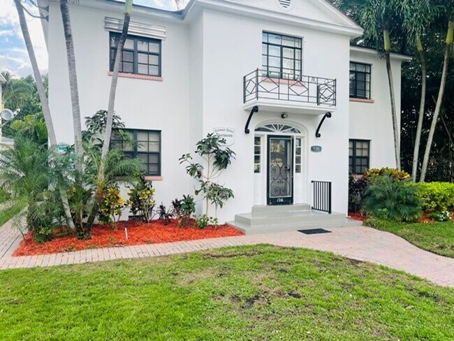 Building Photo - 120 N Palmway Lake Worth, FL 33460
