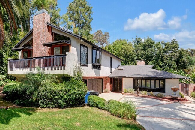 Primary Photo - 5-Bedroom Home in Desirable Friendly Hills...