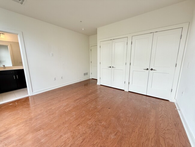 Building Photo - 4589 Riverside Way