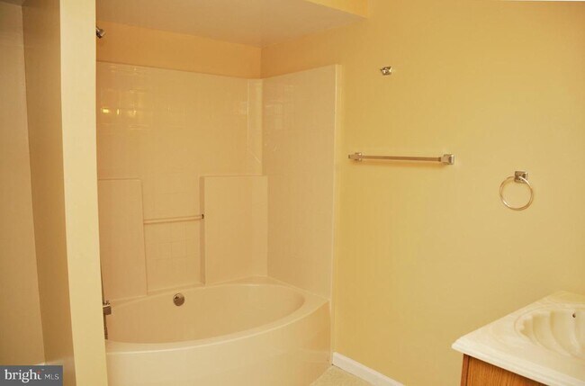 Building Photo - 3831 Gateway Terrace