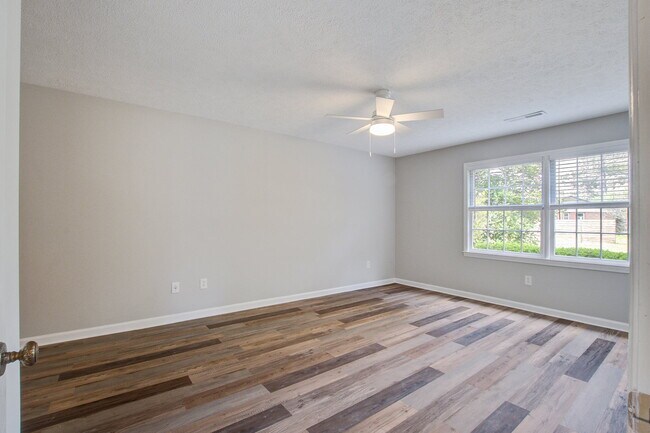 Building Photo - 1805 Chelwood Cir