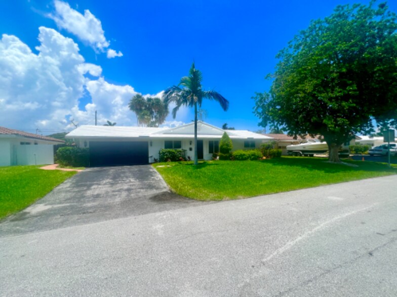 Primary Photo - 1361 NE 23rd Ct