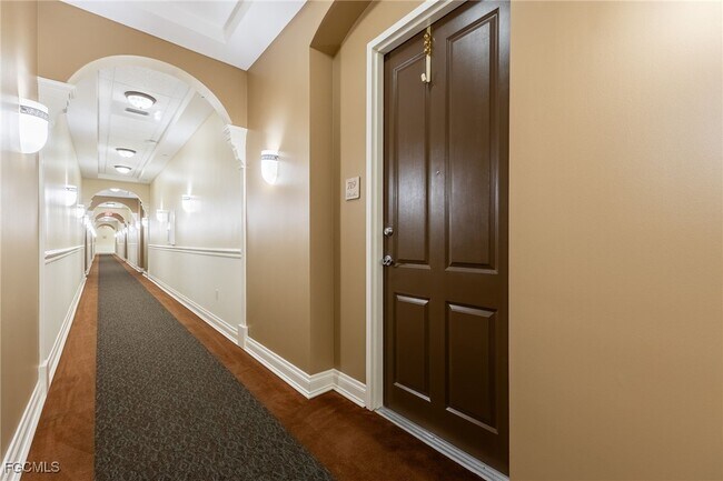 Building Photo - 2825 Palm Beach Blvd