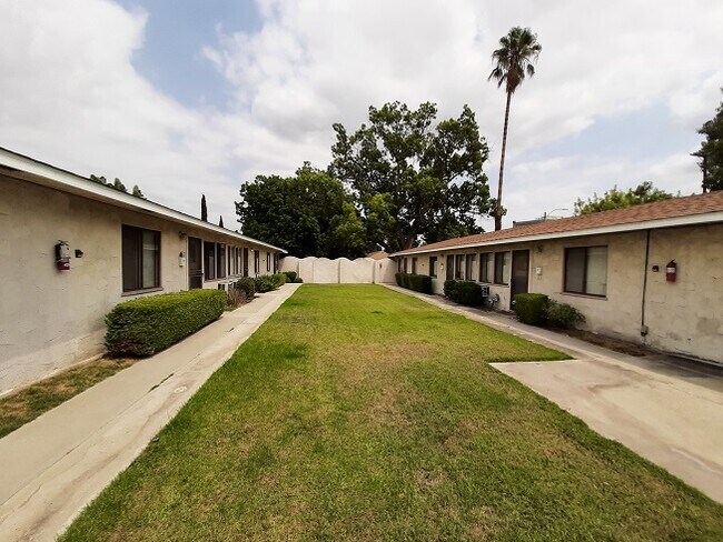 Center Courtyard - 205 N Florence St