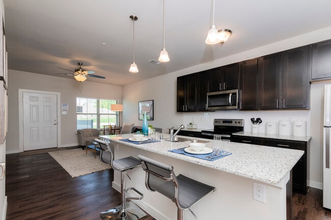 Building Photo - Townhomes at Bluebonnet Trails