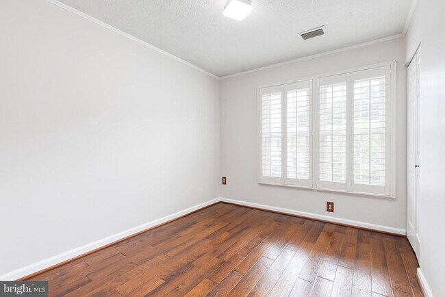 Building Photo - 712 Pine Drift Dr