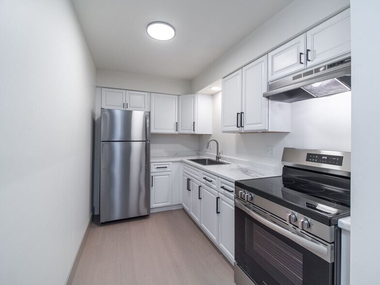 Building Photo - 55 Highland Dr