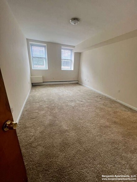 Primary Photo - 17 Green St