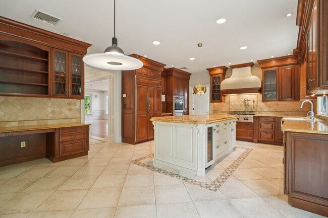 Building Photo - 55 McDermott Way