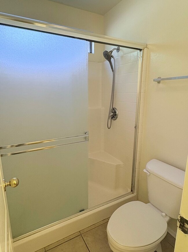 Building Photo - 3 bed/2 bath home on the north west side with garage and fenced yard