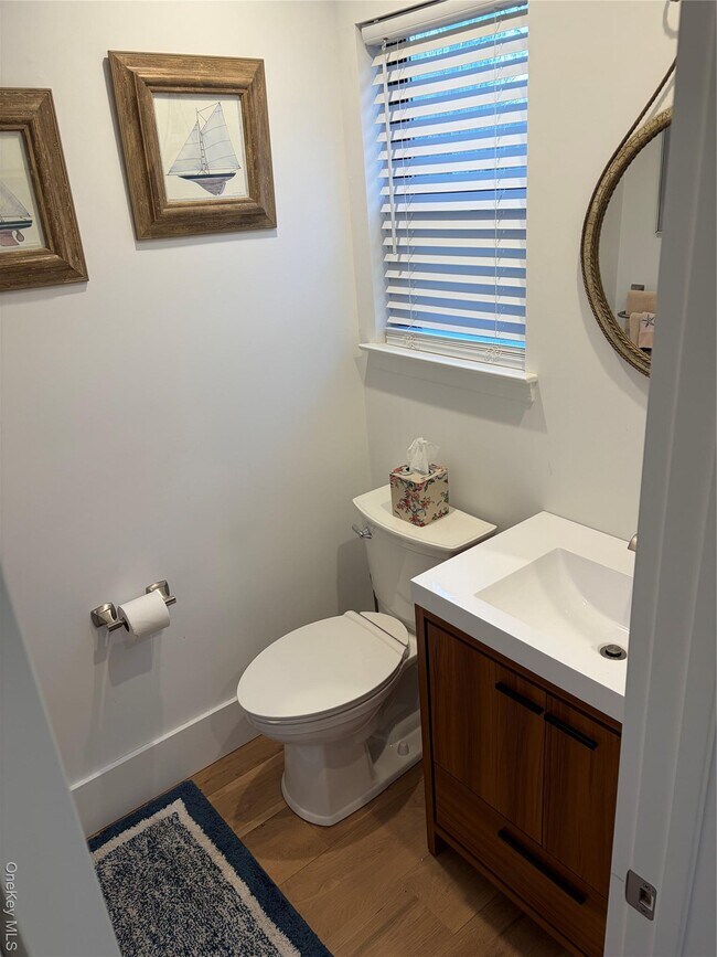 Building Photo - 40 Bonac Woods Ln