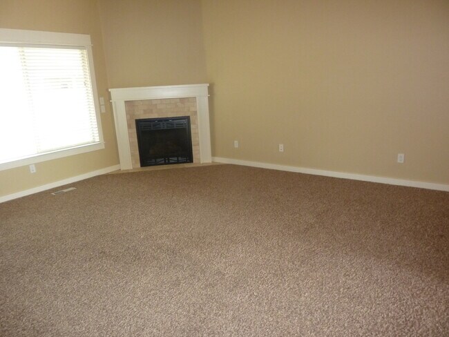 Building Photo - 18424 Spicebush Ave