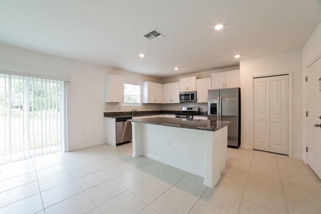 Building Photo - 4230 84th Ct E