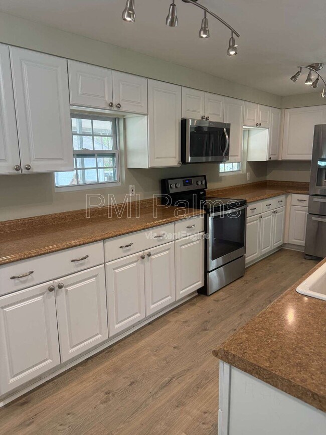 Building Photo - 17719 Carthage Ave