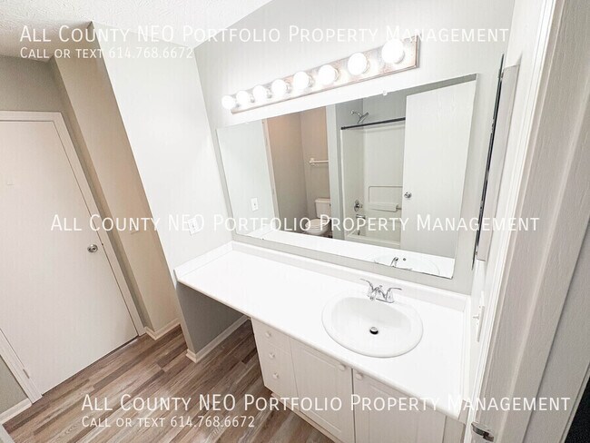 Building Photo - 6755 Axtel Dr